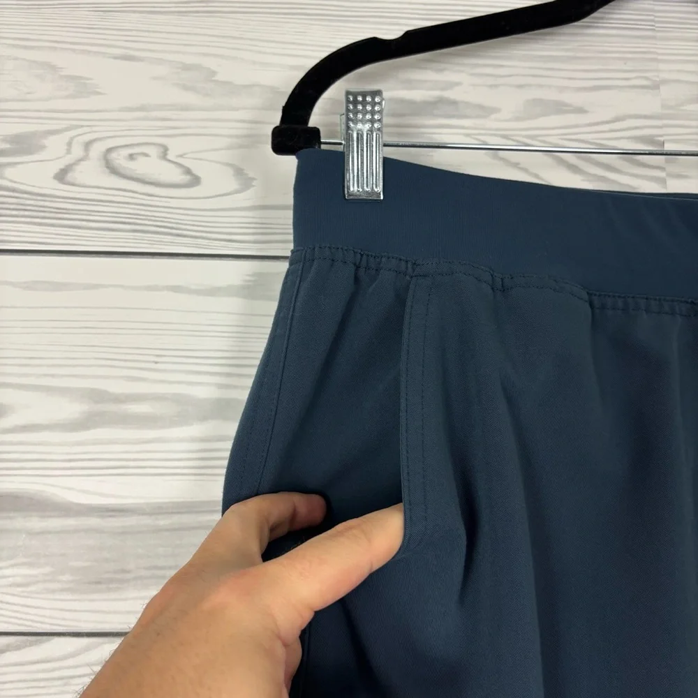 FIGS Men’s Axim Cargo Scrub Pants Navy Blue Size Medium Short
